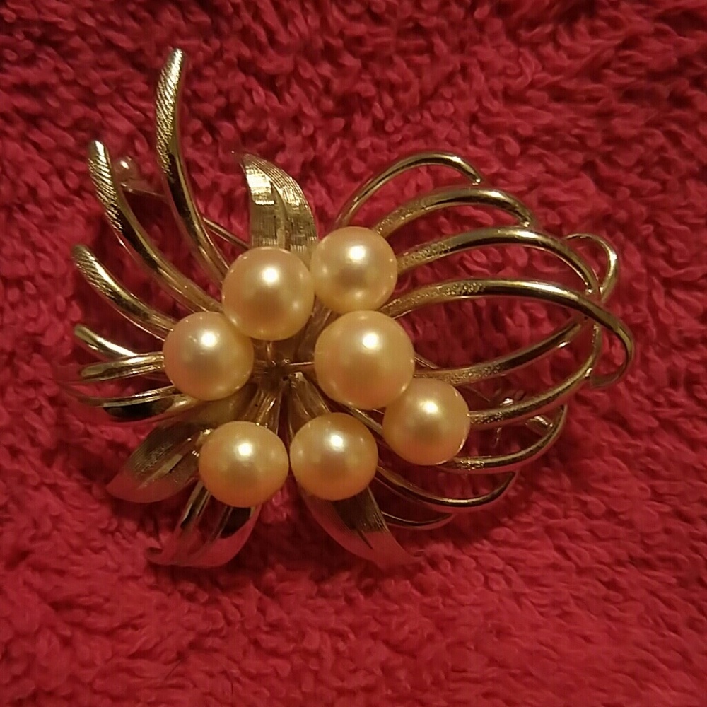 Antique. silver pearl pin